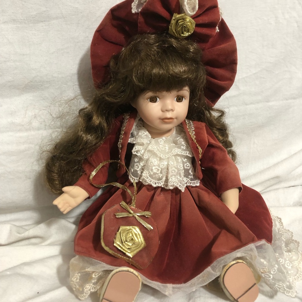 Elegant Red Doll with Lace Dress musical